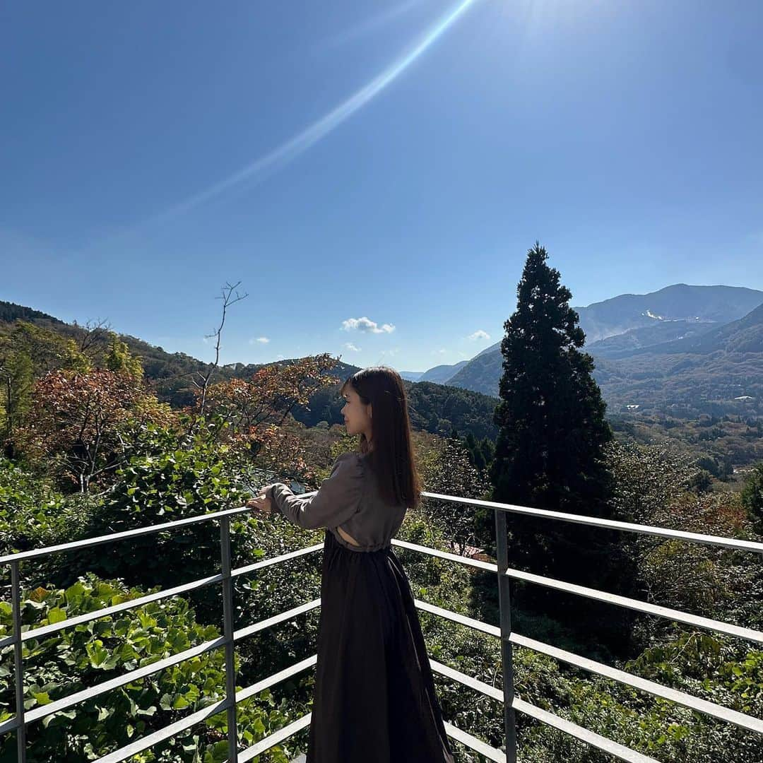 ほのぴすさんのインスタグラム写真 - (ほのぴすInstagram)「みんなと　@andalbum.hakone に行ってきた！！  サウナ付きのお宿でめちゃめちゃ広いのにすっごく綺麗でびっくりだった🥹🥹💕　  キッチンにキッチン用品も揃ってるから、材料買ってみんなでパーティすると良い！！  ヴィラタイプだから騒げるの嬉しい笑  会員登録が必要だから、ホームページを見てみてー！ 複数人で行くとかなり割安になるよん☺️⭐️  お洋服は　@_feefleur_ さゆこちゃんのブランド　@ramelia_official 🖤  シルエットがとっても素敵だよね🥹🥹🥹🌷  #PR #箱根ヴィラ #箱根 #箱根旅行 #サウナ付きホテル　#サウナ #サウナ宿 #サウナ旅　#宿泊 #ramelia」11月11日 19時40分 - noponopisu2