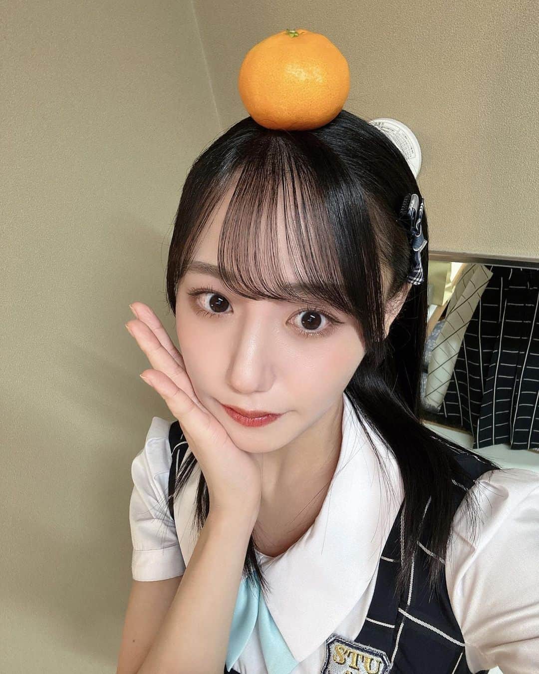 兵頭葵のインスタグラム：「🍊🌱」
