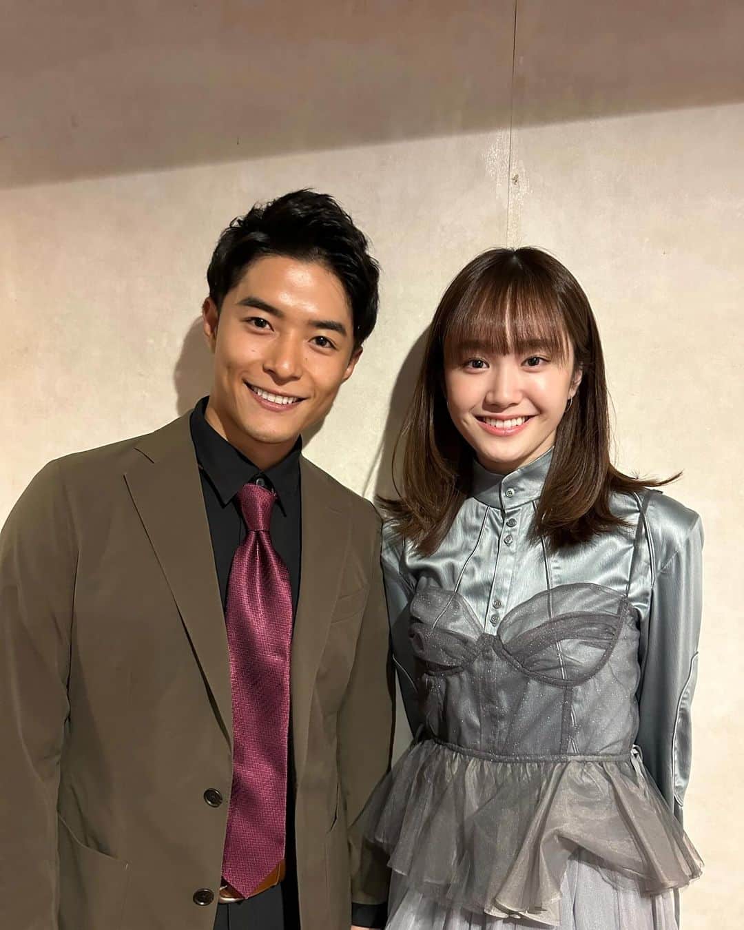 尾碕真花のインスタグラム：「. . . 映画「4日間」の舞台挨拶でした☺︎ . 久しぶりに皆様にお会いする事が出来て嬉しかったです。 . 約1年ぶりに会ったとは思えない、池田くんでした。 . まだ劇場公開は続くので是非皆様、また足を運んで頂ければ幸いです。 . そして感想や映画の布教も宜しくお願い致します🤲 . 👚:@aoiwanaka.official 👖👗:@labelleetude_official」