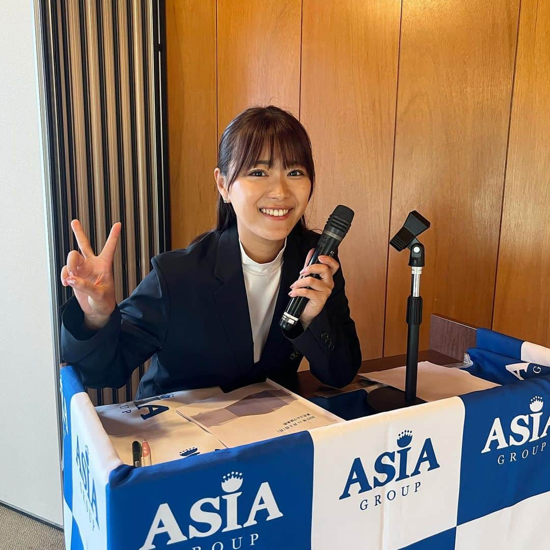 山内鈴蘭さんのインスタグラム写真 - (山内鈴蘭Instagram)「先日、企業様コンペにて司会をさせて頂きました☺️🌸  株式会社アジアホールディングスの皆様、 お声がけ頂きありがとうございました！！！  自分のコンペ以外の司会は初めてで🫣 台本を何度も何度も繰り返し読んで、 本当に勉強になる時間になりました☺️🌸  最後には、鈴蘭ちゃん最高の司会だったよ！ と言って頂けて嬉しすぎました😭🎉  またこの様なお仕事がいただける様、 一つ一つ丁寧に学びながら成長していきたいな！  アジアグループの皆様、 ご一緒させて頂いた皆様、  ありがとうございました☺️⛳️🎤  #ゴルフ #ゴルフコンペ #ゴルフコンペ司会 #司会 #MC #司会のお仕事 #ゴルフ女子 #gorurun #アジアホールディングス #アジアグループ #ゴルフイベント #司会進行 #ありがとうございました ⛳️」11月11日 19時45分 - xxsuzuranxx