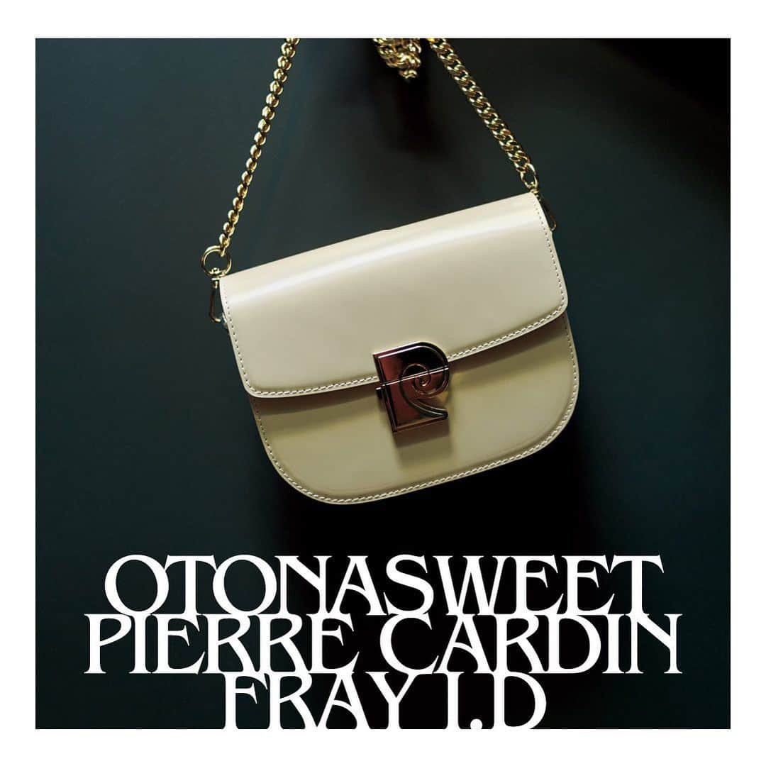 フレイアイディーのインスタグラム：「otona SWEET 2023年12月号  FRAY I.D × otona SWEET × pierre cardin STARRING @saekoofficial   この冬、ピエール•カルダンとのエクスクルーシブコレクションが登場。アイコニックなブランドロゴをあしらったレトロポップなデザインが魅力的なアイテムを、 パリジェンヌに扮した紗栄子さんが小粋に着こなします。  Bag ¥48,400 (tax in)  #frayid #otonasweet」
