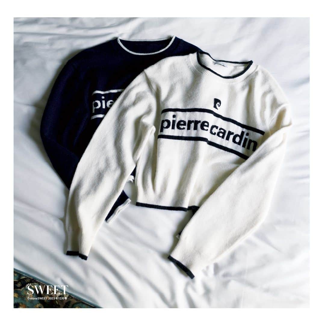 フレイアイディーのインスタグラム：「otona SWEET 2023年12月号  FRAY I.D × otona SWEET × pierre cardin STARRING @saekoofficial   この冬、ピエール•カルダンとのエクスクルーシブコレクションが登場。アイコニックなブランドロゴをあしらったレトロポップなデザインが魅力的なアイテムを、 パリジェンヌに扮した紗栄子さんが小粋に着こなします。  Knit tops ¥22,990 (tax in)  #frayid #otonasweet」