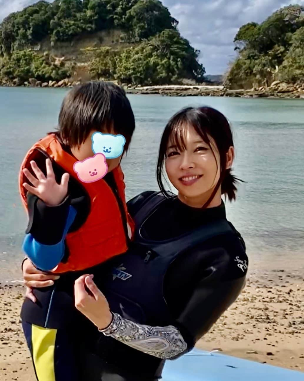 寺川奈津美さんのインスタグラム写真 - (寺川奈津美Instagram)「ちょっと前まで海で泳げたらしい。 #暖かい日が続いてましたもんね #きょうは冷たかったぞ #まだ顔を水につけられない息子 #来年の夏は特訓しよ #シュノーケルしたいんだ母ちゃんは」11月11日 20時04分 - natumikannnn