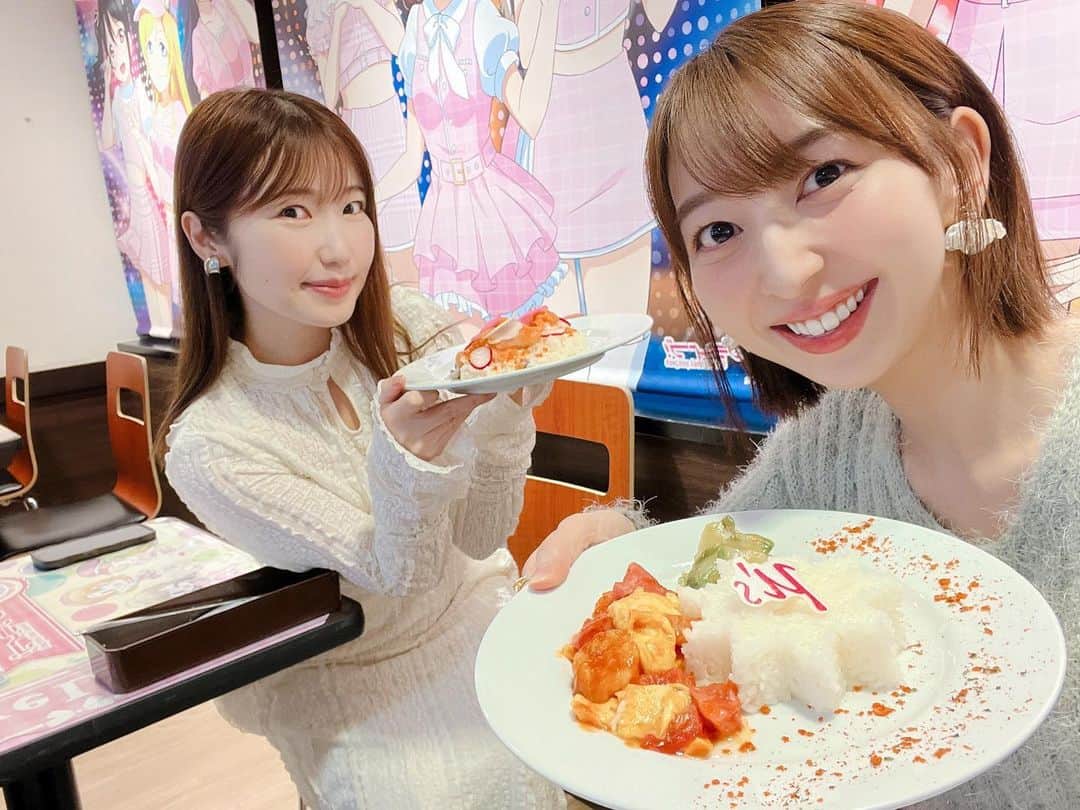 飯田里穂のインスタグラム：「『GiGO コラボカフェ ラブライブ！～TVアニメ放送10周年記念～』 本日からオープンです！  ひと足先にうっちーと行ってきました🤍💛  みなさんもぜひ足を運んでみてね☺️  #lovelive #μsicforever #GiGO秋葉原３号館」
