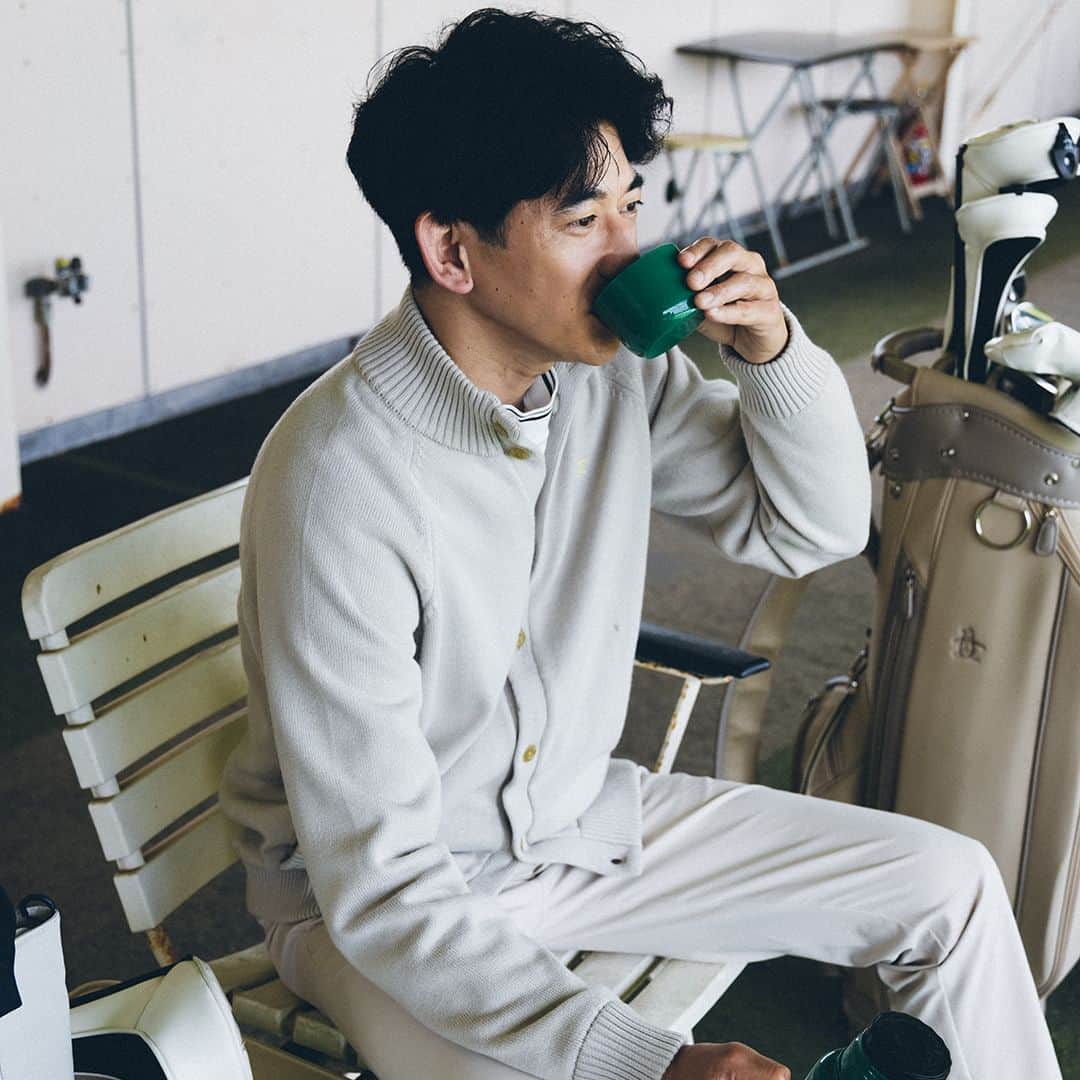 Munsingwearさんのインスタグラム写真 - (MunsingwearInstagram)「. 永山瑛太×マンシングウェア  上品なベージュのワントーンコーディネート。 ニットブルゾンは、裏地にストレッチ・透湿・防風性を兼ね備えた【GORETEX/ゴアテックス】を採用した機能性アイテムです。  『GORETEXニットハイブリッドブルゾン』 『2WAYストレッチパンツ』  ================================== 永山瑛太が纏う、STANDARD COLLECTION。  #munsingwear #マンシングウェア #永山瑛太 #STANDARD COLLECTION #スタンダードコレクション  #ニット #ゴルフ #golf #ゴルフウェア #レディースゴルフウェア #ゴルフ女子 #女子ゴルフ #男子ゴルフ #ゴルフウェアコーデ #ゴルフウェアブランド #ゴルフファッション #ゴルフコーデ」11月11日 20時00分 - munsingwear_jp