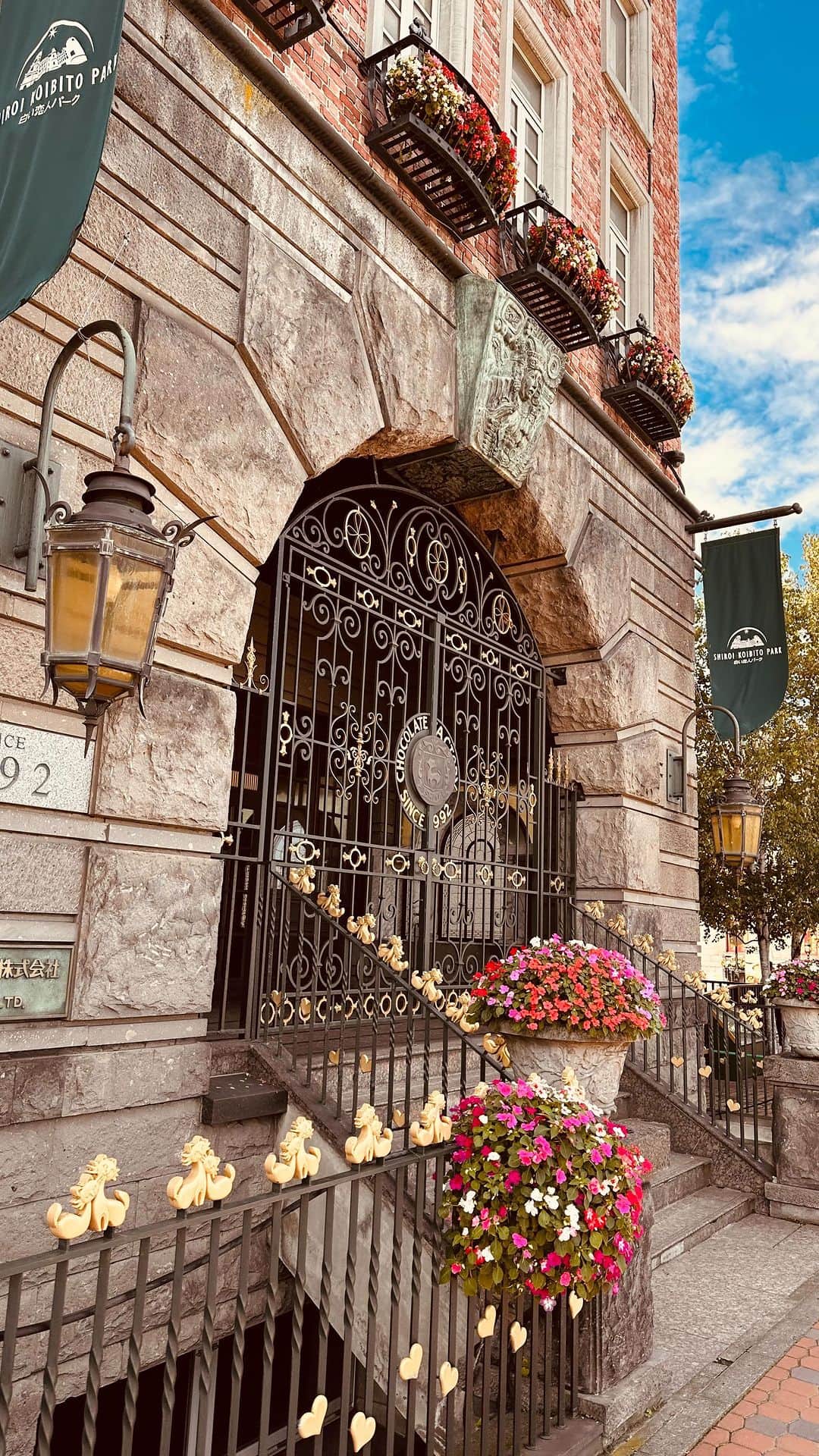 のインスタグラム：「北海道旅行の思い出全部リールにした🥺🤍🤍  #キャバ嬢#キャバクラ#キャバ#キャバクラ嬢#美人茶屋#美人茶屋上野#上野#新宿#歌舞伎町#六本木#銀座#御徒町#上野広小路#湯島#浅草#東京#tokyo#東京観光#japan#トレーニング女子#筋トレ#飲み好きな人と繋がりたい#北海道#北海道旅行#札幌」