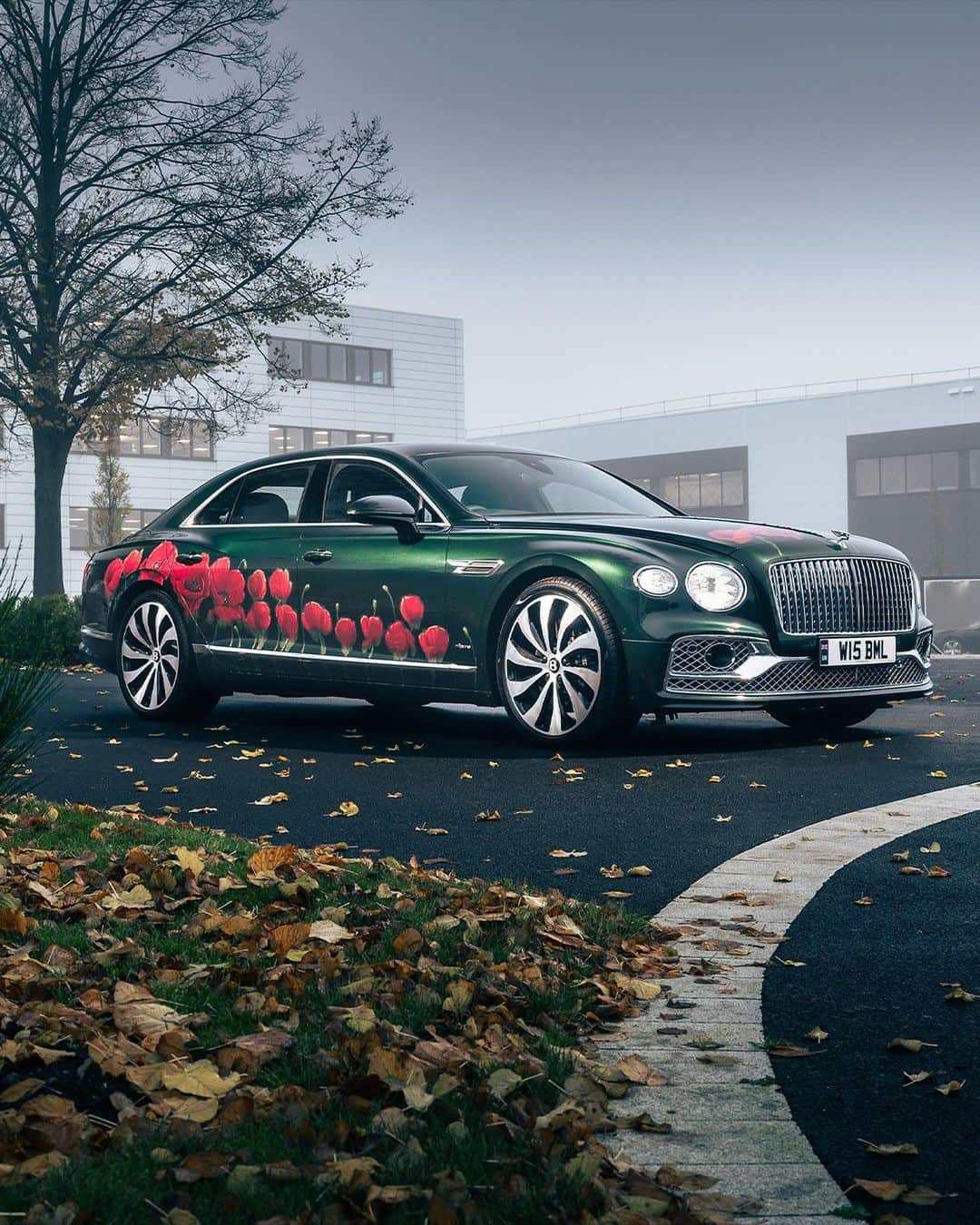 ベントレーさんのインスタグラム写真 - (ベントレーInstagram)「Bentley remembers.  Lest we forget.」11月11日 20時01分 - bentleymotors