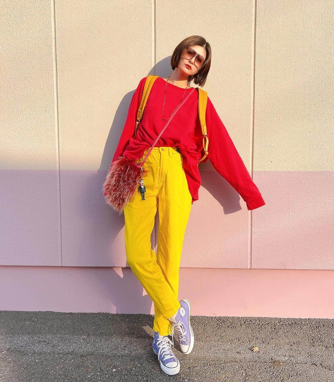 石井美絵子さんのインスタグラム写真 - (石井美絵子Instagram)「NEWサングラス🕶️  top #古着  denim #versace #vintage  sunglasses #christiandior #vintage  bag #古着  ーーー #古着女子 #古着ファッション #古着コーデ #古着好き #カラーコーデ #カラフルコーデ #カラー好き #カラフル好き #派手服 #派手コーデ #派手ファッション #vintagefashion #ミカコのフク」11月11日 22時00分 - mikako.ishii