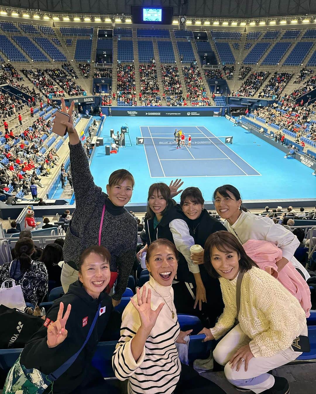 森上亜希子のインスタグラム：「Big congrats to Team Japan‼️ Team Ai 最高🙌 選手の皆さん、スタッフの皆さんおめでとうございます‼️  本当におめでとうございます🇯🇵 最高でした‼️  #bjk #日本代表 #tennis #テニス #テニス選手」