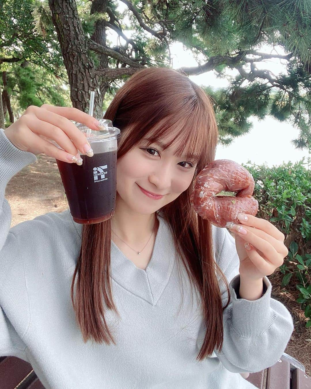 田中伊桜莉さんのインスタグラム写真 - (田中伊桜莉Instagram)「🍩🍃☕️  念願だったi.m.donut買って大濠公園でお母さんとピクニックした~‪☺︎‬」11月11日 20時21分 - iori_hkt48