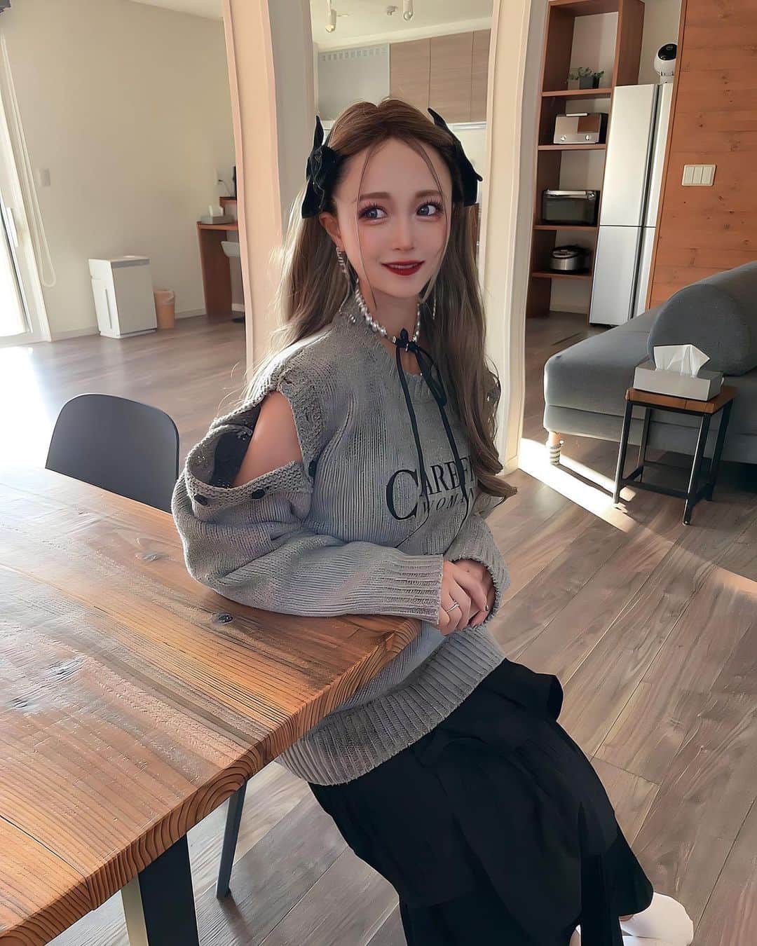 やなぎみさきのインスタグラム：「今日急に寒すぎてびっくり。。🥶 みんな体調に気をつけてね🥹❄️  この日のニット🧶  ▶︎@shein_japan   【12138846】  肩のデザインかわゆい🐰🖤🤍  【BFPJP233】12月31日までこのクーポンコードで 最大20%安くなるので是非🫶  試すたび、好きが見つかる。届くたび、好きが増えてく。  300k+ hot items markdown  #SHEIN #SHEINforAll #SHEIN1111sale #SHEINGoodFinds #loveshein  #saveinstyle #PR」