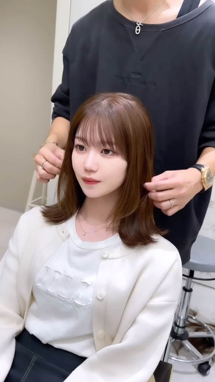 小西恭平のインスタグラム：「お客様ビフォーアフター✂︎✨  八張りさんでも頭の丸みに合わせてレイヤーカットをいれれば綺麗に収まります😊  カラーは透明感のあるグレージュカラーです✨  一人一人あったヘアデザインを提供いたします💪🏻」