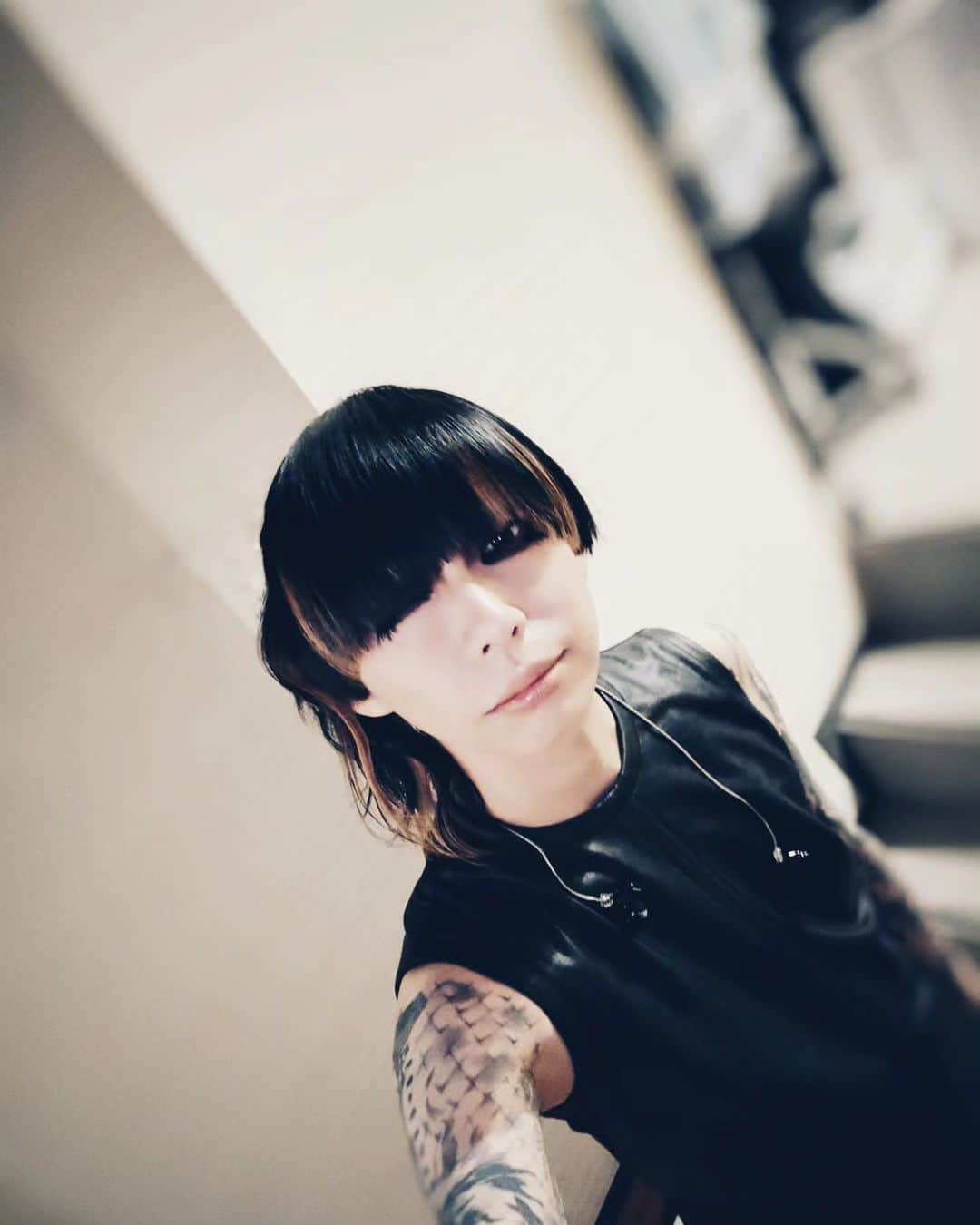 悠介 のインスタグラム：「2023.11.11⁡ ⁡ ⁡ ツアー2公演目、静岡公演。⁡ ⁡ PA機材トラブルによりリハーサルが押してしまい、開場時間が少し遅くなってしまいました。⁡ ⁡ 申し訳ない🙏⁡ ⁡ ⁡ その分、皆さんに楽しんでもらえるように真心込めて音を届けさせていただきました🎸⁡ ⁡ 楽しんでもらえたかな？⁡ ⁡ 私はめちゃくちゃ楽しめましたよ！⁡ ⁡ 素敵な時間を一緒に作ってくれたことに感謝！  どうもありがとう！  ⁡」