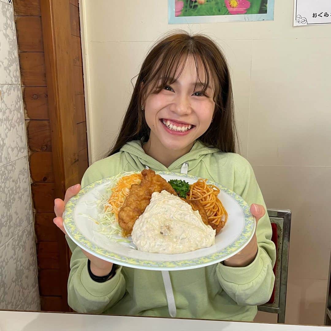 杉原愛子のインスタグラム：「宮崎県で食べたチキン南蛮めっちゃ美味しかってん🫣✨ #宮崎県 #チキン南蛮 #オフショット ？笑 #めっちゃおいしい  #グルメ #グルメ好きな人と繋がりたい」
