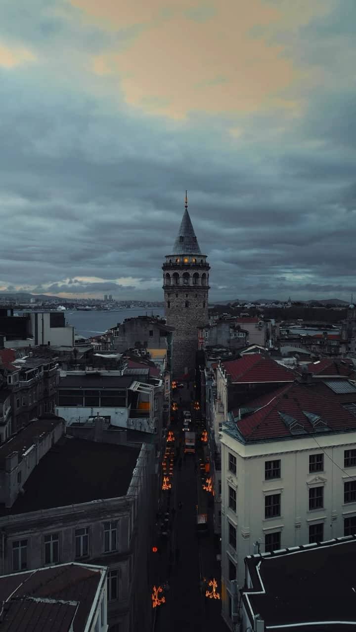 Thomas Kakarekoのインスタグラム：「Istanbul moment 🕊️  Still captivated by this city. Looking forward to coming back next year. #istanbul」