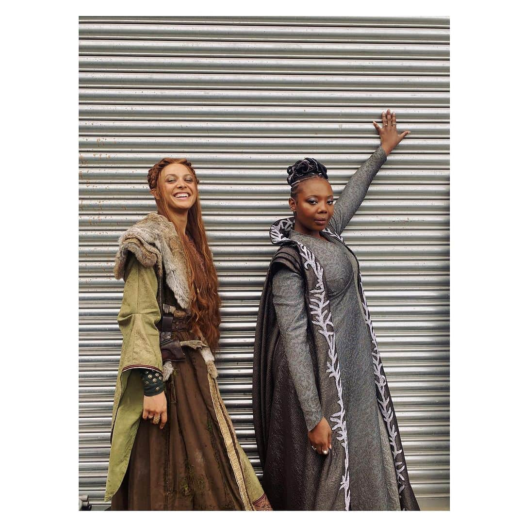 メシア・シムソンさんのインスタグラム写真 - (メシア・シムソンInstagram)「The Fringi and Fran Show ✨🧝🏼‍♀️🗡️  Loved working with this super talented beautiful woman ♥️  Bring on Season 4 🌹」11月11日 20時32分 - meciasimson