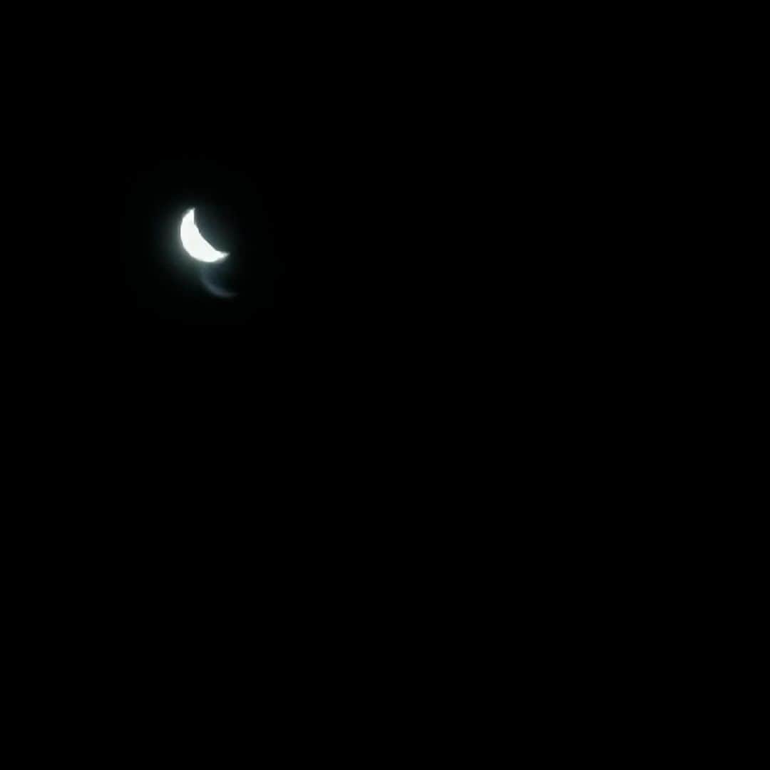のインスタグラム：「☁️ 🌙 ☁️ 🌙 ☁️」