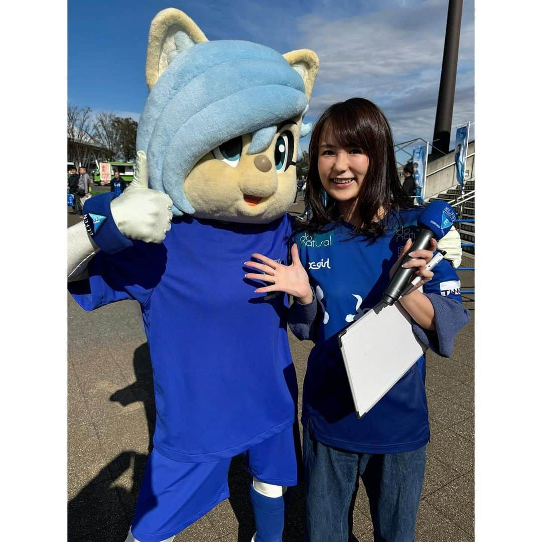 舘谷春香さんのインスタグラム写真 - (舘谷春香Instagram)「2023-24WEリーグが開幕しました⚽️💙 今シーズンもスタジアムDJを務めております！  ちふれASエルフェン埼玉の初戦はマイナビ仙台レディースとの一戦。 試合は残念ながら負けてしまいましたが、久しぶりにホームでサポーターのみなさんにお会いできて嬉しかった！  そしてエルルンがホーム熊谷で初お披露目！ 私も初めて会えて嬉しかったです🥺🌸 ダンスも上手！  開幕戦には藤原紀香さんもいらっしゃって とても盛り上がりました！ 今シーズンもエルフェン全力応援！ みなさまも応援よろしくお願いします！  #WEリーグ #女子サッカー #サッカー女子 #サッカー #nadeshiko #なでしこ #サッカー好き #サッカー好きな人と繋がりたい #サッカー好きと繋がりたい #スタジアムDJ #スタジアムMC #アナウンサー #ちふれASエルフェン埼玉 #エルフェン #ちふれ #chifure #マイナビ仙台レディース #ゆるキャラ」11月11日 20時35分 - tty0250hrk