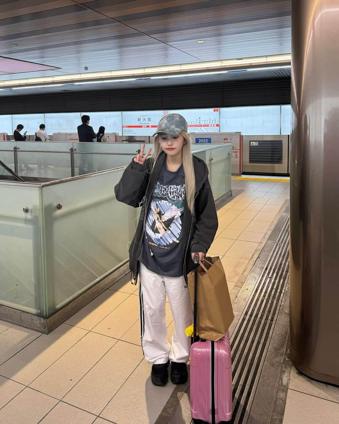 荒武凜香さんのインスタグラム写真 - (荒武凜香Instagram)「今からお出かけするところ😽  Tシャツ,パンツ⇒ @ksg_seoul ଘ(੭ˊ꒳​ˋ)੭✧」11月11日 20時36分 - rinkaisme