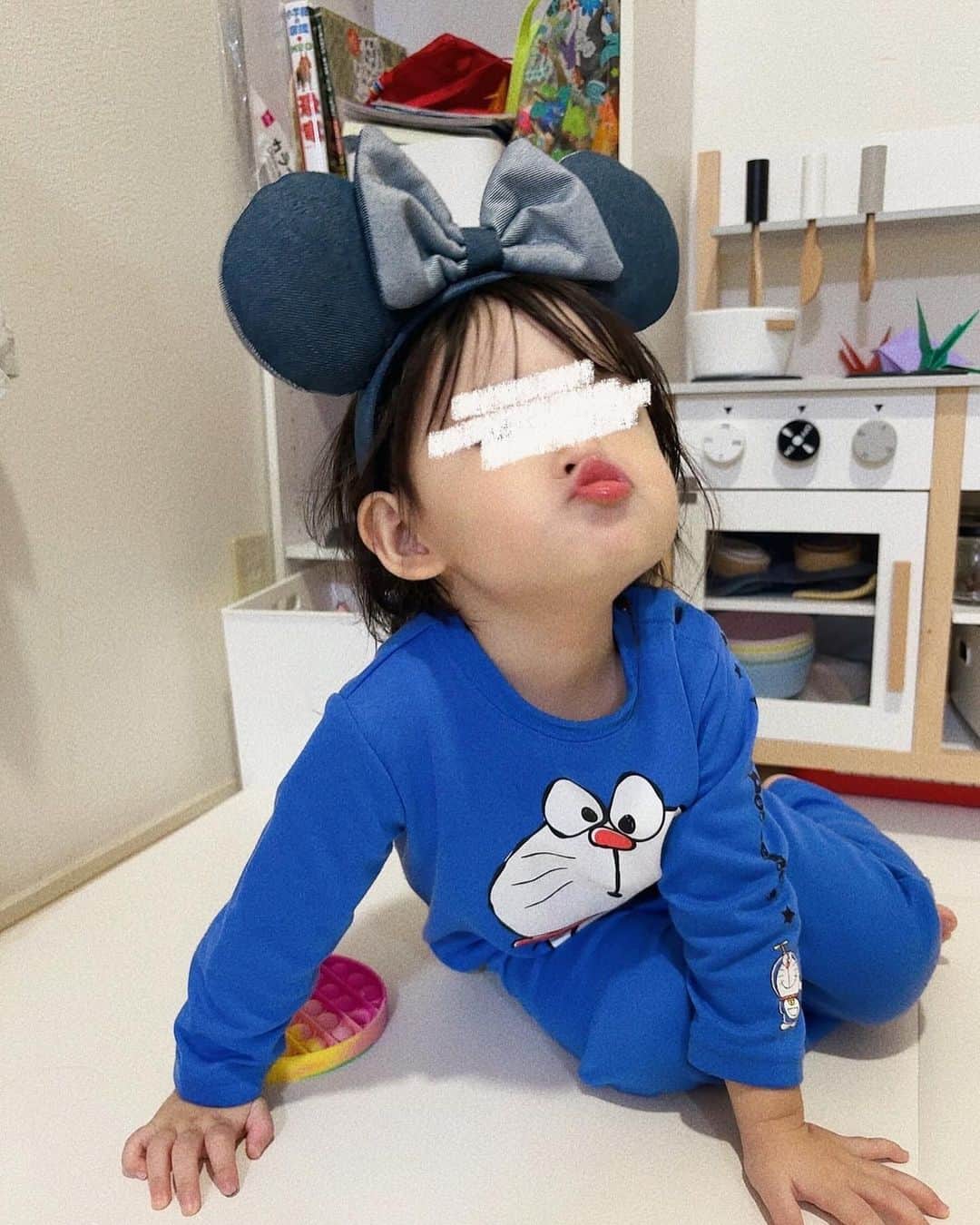 山田みみのインスタグラム：「. ⁡ ネズミ型ロボット🐭🤖 ⁡ ⁡ ⁡ ⁡ ⁡ ⁡ ⁡ #女の子ママ #赤ちゃんのいる生活 #ベビスタグラム #ママスタグラム #2歳 #公式たまひよグラマー #イヤイヤ期 #恐竜」