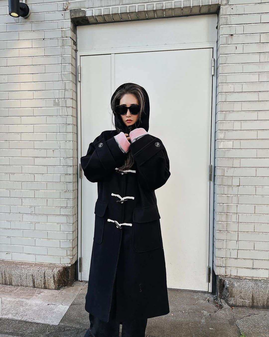 esutoreja_risaribonのインスタグラム：「ダッフルコート🖤 今日は気持ちいくらい寒かった❣️ 肌がキュッてなる感じ☺️ 明日はどれくらい寒いかな？☺️🖤 .  .  @esutoreja」