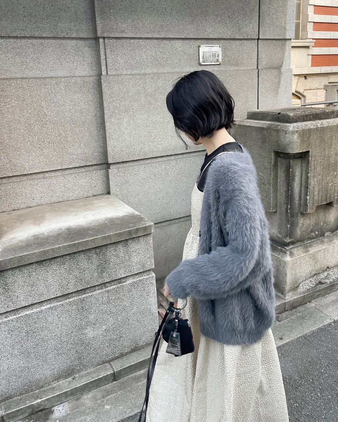 miheeさんのインスタグラム写真 - (miheeInstagram)「ootd  @fifth_store   何にでも合わせやすく ふわふわした柔らかな シャギー素材のカーディガン🩶  着心地もすごく良いのに 可愛いすぎる🥹💓  このカーディガンMAX40％の クーポンが出てますよ✨🫶  #PR #fifth #フィフス #フィフスタイル #fifthtl #Vネックシャギーニットカーディガン」11月11日 20時44分 - __mihi__