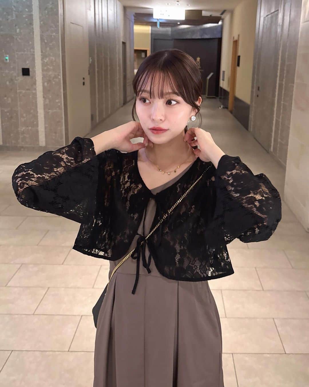 吉次玲奈さんのインスタグラム写真 - (吉次玲奈Instagram)「この前可愛いオケージョンワンピを着て ご飯に行ってきました🥂✨ @priveve_priveve  ⁡ 彼にも褒めてもらえて嬉しかったよ〜😌 ⁡ まつ毛パーマと眉毛ワックスは @une_fleur_yurika さんにお願いしました🫶🏻 いつもありがとうございます♡ ⁡ #priveve #プリヴェヴェ #オケージョンドレス #オケージョン #オケージョンコーデ #オケージョンワンピース #ワンピースコーデ #骨格ウェーブ #156cmコーデ #20代コーデ #お呼ばれコーデ #お呼ばれドレス #まつ毛パーマ #まつ毛パーマデザイン #まつ毛 #眉毛サロン #眉毛デザイン #眉毛 #渋谷サロン #イエベ春 #結婚式コーデ #秋コーデ #冬コーデ #秋冬コーデ #ボレロ #お呼ばれヘア #お呼ばれドレス #お呼ばれヘアアレンジ #パリジェンヌ #パリジェンヌラッシュリフト」11月11日 20時44分 - rena_yoshitsugu