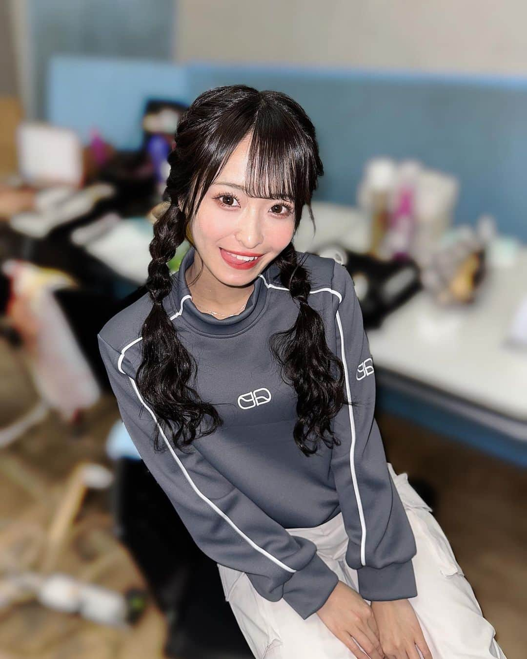 清水里香さんのインスタグラム写真 - (清水里香Instagram)「⁡ みなとみらいコレクション ありがとうございました🚢💞 ⁡ まさかのトップバッター🥹 歩かせていただきました！！！ ⁡ ⁡ 実はみなとみらいだいっすきな街なんです 渋谷と並ぶぐらいだいすき😝😝😝😝 ⁡ そんな素敵な場所でとても楽しかった！ SHEINコーデもお気に入り💙🤍 ⁡ ⁡ ⁡ ⁡ #みなとみらいコレクション #みなコレ #三つ編み #三つ編みアレンジ」11月11日 20時45分 - partyyy_chu