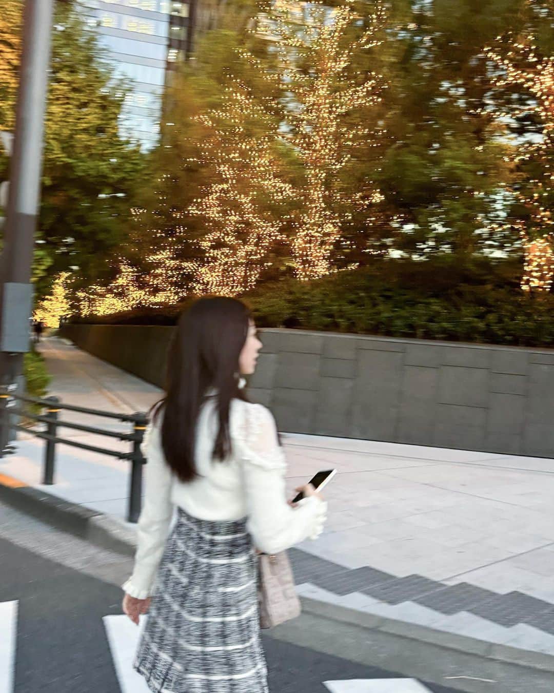 薮田こももさんのインスタグラム写真 - (薮田こももInstagram)「最近は歩くのが好きでよく歩いてます💪🏻 あとスタバが冬仕様になってて幸せすぎる☕ クレームブリュレラテが大好きなのでみんな飲んでみて֊ ̫ ֊ ︎₊*̥⭐」11月11日 20時45分 - yuri_selfish