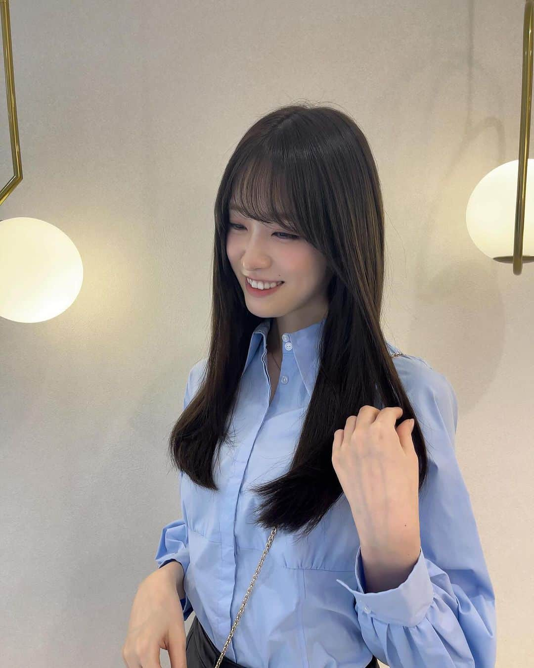 本間寛人さんのインスタグラム写真 - (本間寛人Instagram)「髙橋ひかるちゃん🌟  @hikaru_takahashi_official   ドラマの役に合わせてHair change✂️ 前回付けたエクステが好評だったみたいで、また任せていただきました！ ナチュラルに染めてロアエクステプレミアムでロングに！ 1月からのドラマが楽しみ🙌 ありがとうございます☺️  #髙橋ひかる #リビングの松永さん #アンククロス #ロアエクステ #ロアエクステジョーカー #エクステ #ankhcross #銀座 #韓国 #韓国風 #韓国ヘア #イルミナカラー #ヘアカラー #カット #ヘアアレンジ  #サロン #サロンモデル #美容師  #美容室 #シールエクステ #ハイトーンヘア #ロングヘアー #インナーカラー #トキオトリートメント #ウルトワトリートメント #システムトリートメント」11月11日 20時46分 - mahon2525