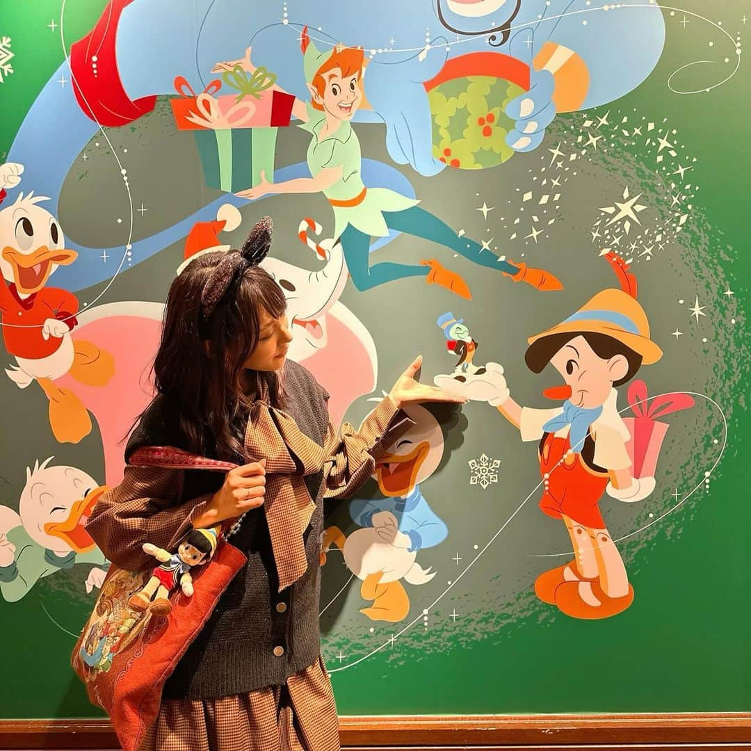 金子智美さんのインスタグラム写真 - (金子智美Instagram)「ディズニーランド&シー 2days🐭💖  day1 後編です⭐️ シェフミッキーも当日予約で入れたし最高の1日 でした❣️  #東京ディズニーランド  #ディズニーランド　#家族旅行 #シェフミッキー #ミッキー #推しはピノキオ #tokyodisneyland」11月11日 20時51分 - kanesato1222