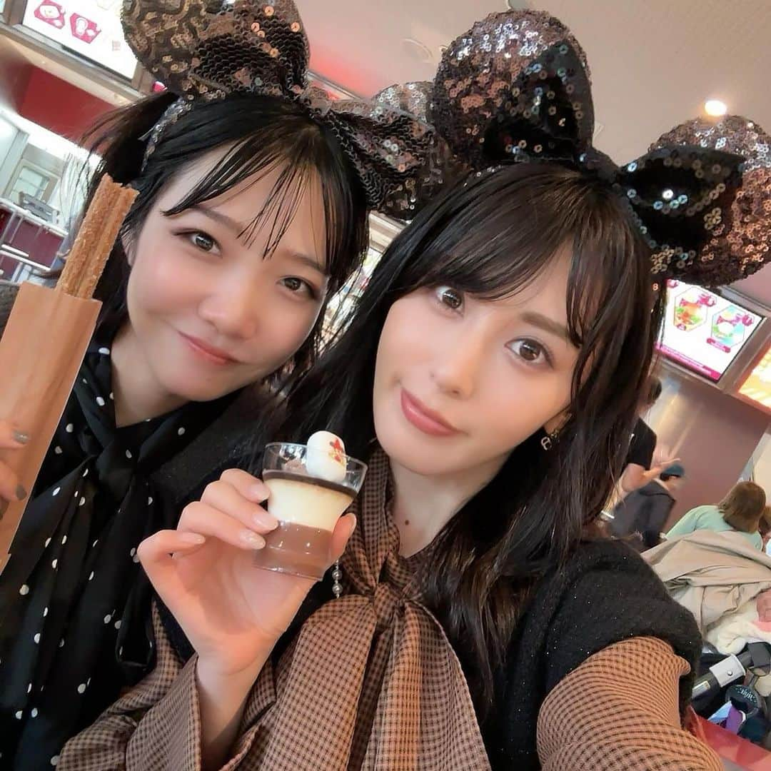 金子智美さんのインスタグラム写真 - (金子智美Instagram)「ディズニーランド&シー 2days🐭💖  day1 後編です⭐️ シェフミッキーも当日予約で入れたし最高の1日 でした❣️  #東京ディズニーランド  #ディズニーランド　#家族旅行 #シェフミッキー #ミッキー #推しはピノキオ #tokyodisneyland」11月11日 20時51分 - kanesato1222