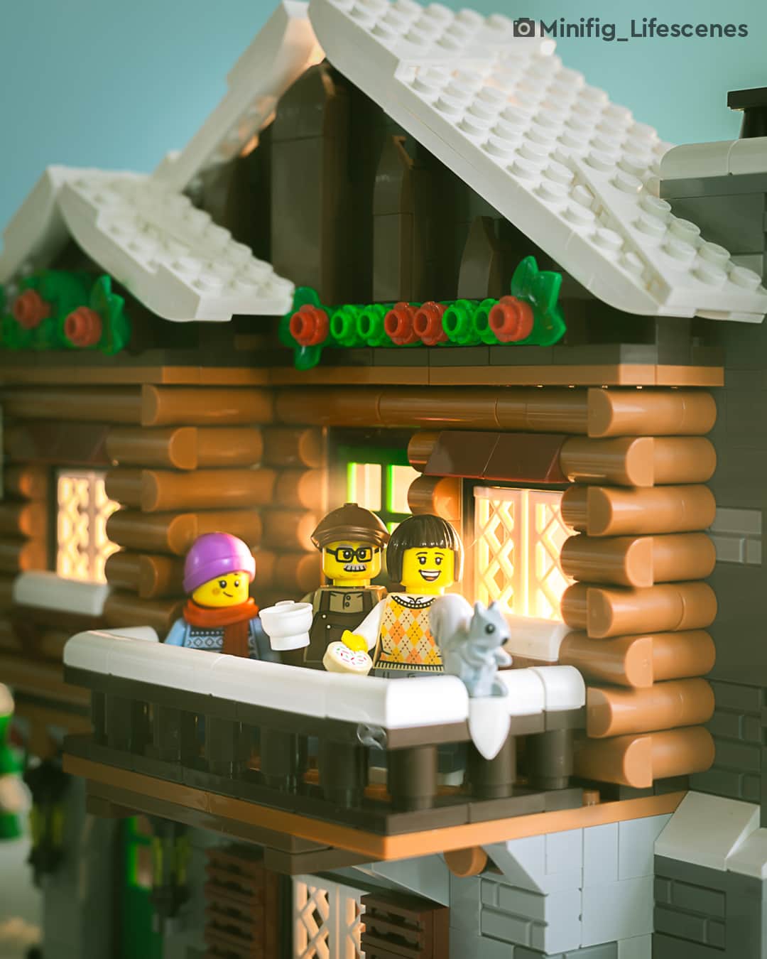 LEGOさんのインスタグラム写真 - (LEGOInstagram)「Winter is coming...! Stock up on some festive coziness, courtesy of our incredible fan photographers. Can you spot any holiday traditions you share with your family?   📸 @Minifig_lifescenes and @sarouxbastoux from @Brickcentral   #LEGO #Winter #Festive」11月11日 21時00分 - lego