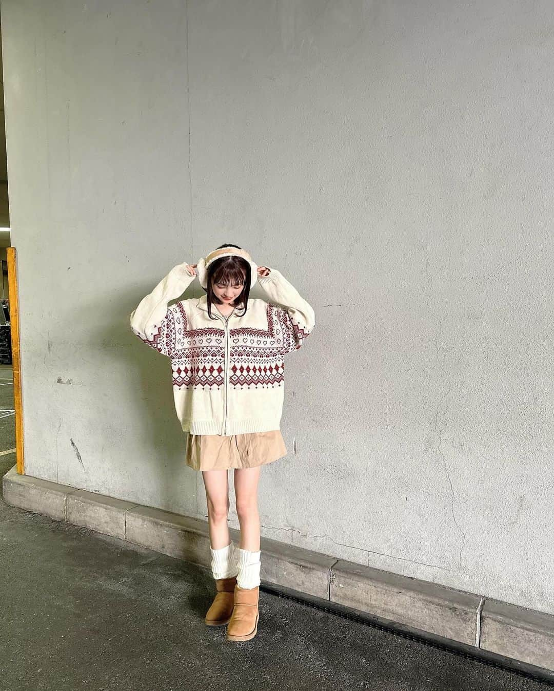 新澤菜央さんのインスタグラム写真 - (新澤菜央Instagram)「冬のあざといは好きー？♡ ⠀ ⠀ #彼女の私服がかわいい #低身長コーデ #sサイズコーデ #156cm #骨格ウェーブ #rili #jouetie #jouetie_ootd #ugg #ムートンブーツ #和食さと #ミニチョコパフェ #冬コーデ #ootd」11月11日 21時01分 - _shinshin_48