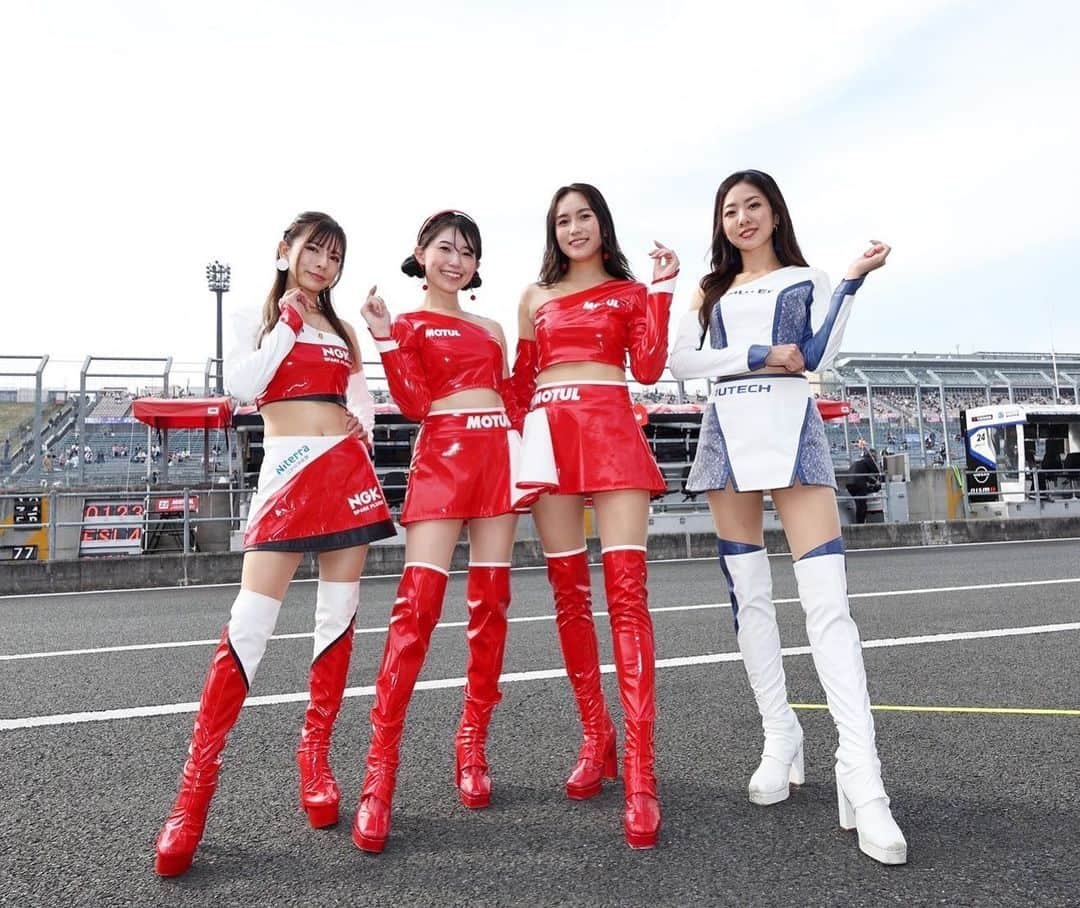 葉月美優のインスタグラム：「❥12/3 NISMO FESTIVALが富士スピードウェイで開催されます⸝⋆⸝⋆  楽しそうなイベントやお子様向けのコンテンツも用意されてるみたいなので ぜひ遊びに来てくださいっ(*´ω｀*)💕  私達も行きますよꕤ*.゜ お会い出来るのを楽しみにしいます。  詳しくは各NISMO公式SNSにて✓  ©NISMO  #NISMO #nissan #ngksparkplugs #ngkスパークプラグ #niterra #motul #日産 #nismoracing #carevent #富士スピードウェイ #supergt #supercar #supergt2023 #スーパーgt #レースクイーン #bikegirl #racequeen #車好きな人と繋がりたい #車好き #スポーツカー #ミーティング #サーキットへ行こう #サーキット女子 #サーキット走行 #フェアレディz #エルグランド #セレナ #キャラバン #エクストレイル #日産リーフ」