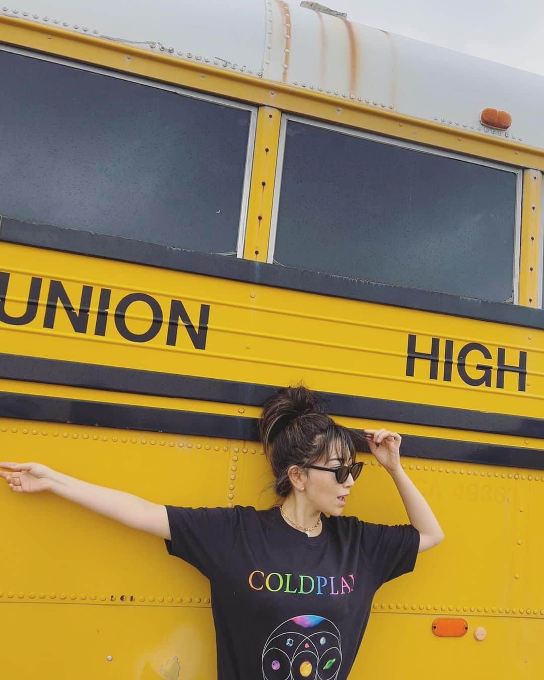 木嶋真優のインスタグラム：「宮古島に突如の🚌とCOLDPLAYとキシマ #trip #off #coldplay #宮古島　#miyakojima #沖縄　#okinawa」