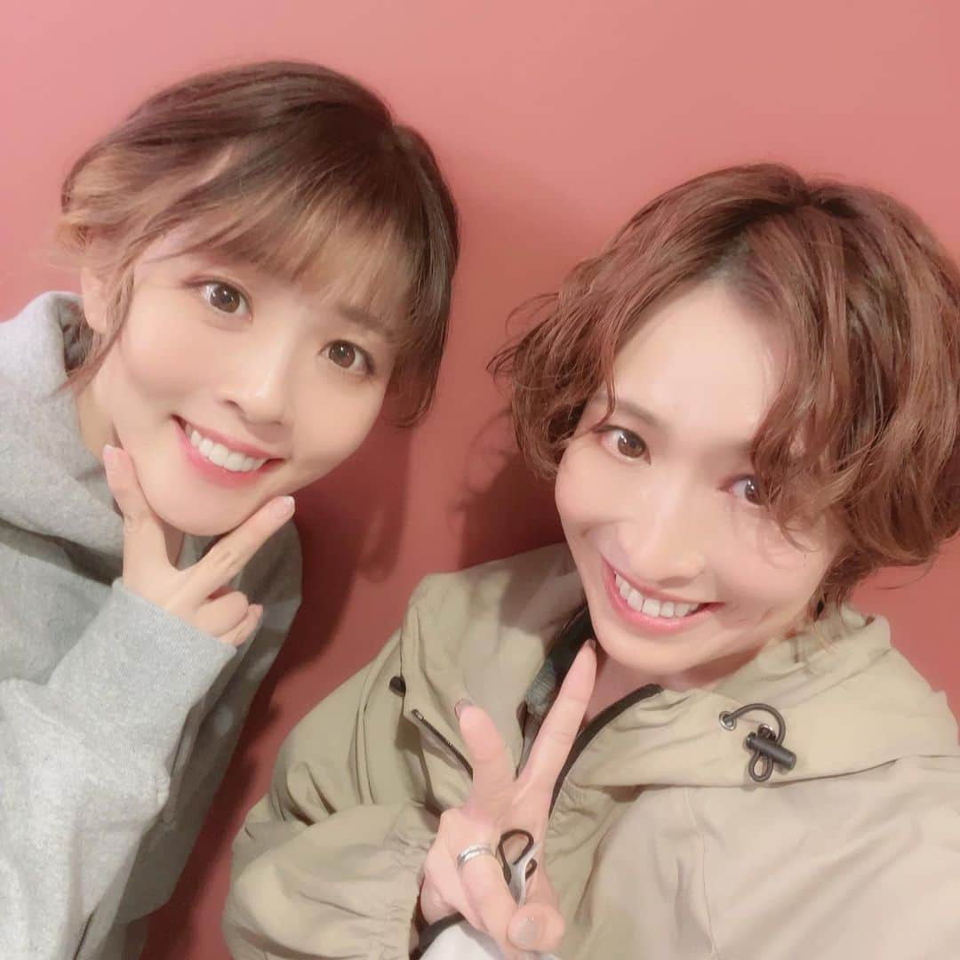 名塚佳織のインスタグラム：「✈︎  ワールドウィッチーズ15周年イベント 　　みんなのおかげでデキたこと  　　ありがとうございました！！ 　　みんなに会えて嬉しかった♡ 　　　いつも応援してくれて 　本当にありがとうございます！！ 　　　絶対また会おうね♪ 　　　　　#みんデキ  　　ご飯も本当に美味しかった♡ 　　　これもみんなのおかげ♡ 　　　ごちそうさまでした😋」