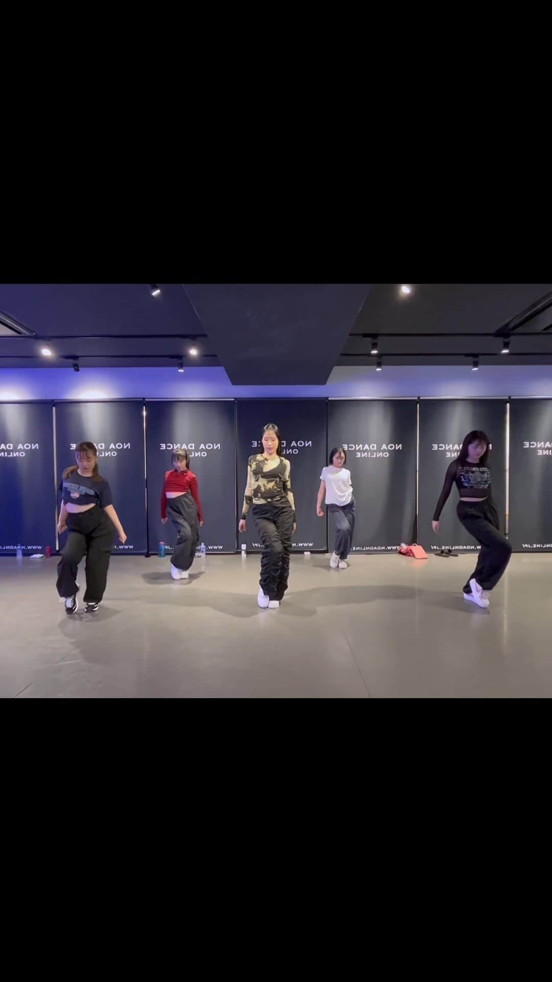 花岡なつみのインスタグラム：「❤︎❤︎❤︎  I My Me Mine / 4minutes choreo by @natsumi_hanaoka   dance with @n_i_n_a_pink  @_aoi.ss_  @_dancinghana  @suzu__na16   懐メロでにゅーわん💟  #へにょへにょダンスでくやちい  #中目も御茶ノ水でもこの振りやります」