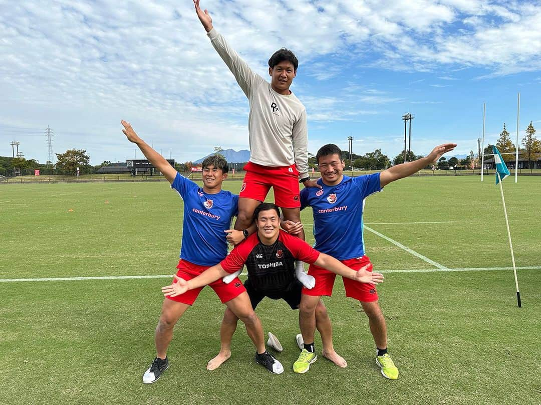 徳永祥尭のインスタグラム：「今年もありがとう 鹿児島  #同期#新しい学校のリーダーズ #鹿児島」