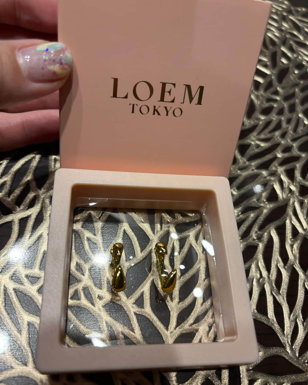 花音舞さんのインスタグラム写真 - (花音舞Instagram)「LOEM TOKYO✨  金属アレルギー反応が出にくいと言われてるステンレス素材を使っているアイテムやパールアクセサリーを展開しているんですって✨  @loemtokyo こちらでアクセサリー見れるよー‼︎  #loemtokyo  #ロエムトウキョウ #アクセサリーギフト #gifted #pr」11月11日 21時11分 - mai_kanon_official