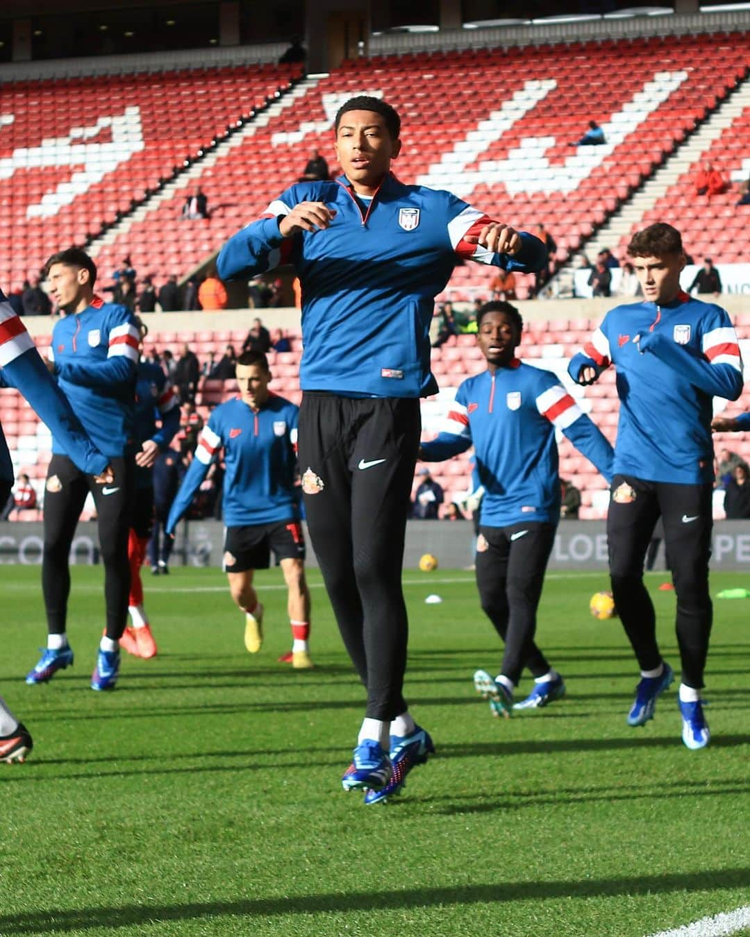 サンダーランドAFCさんのインスタグラム写真 - (サンダーランドAFCInstagram)「Looking good in blue 💙❤️  #SAFC #SUNBIR」11月11日 21時21分 - sunderlandafcofficial