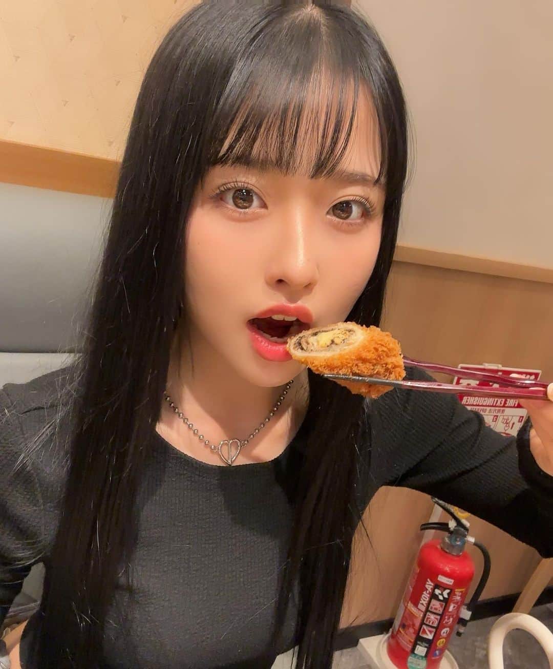 りりのインスタグラム：「食べたいものがありすぎる🥲  #jmix #ジェイミックス #model #モデル #jk2 #sjk #大分 #りり」
