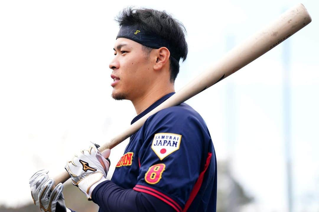 侍ジャパンのインスタグラム：「「カーネクスト アジアプロ野球チャンピオンシップ2023」に向けた侍ジャパン宮崎秋季キャンプ2023の6日目が宮崎市清武総合運動公園で行われ、阪神勢4選手を加えた全体練習を実施。佐藤輝明選手らが快音を響かせ、井端弘和監督も手応えを語りました。  https://www.japan-baseball.jp/jp/news/press/20231111_3.html  #侍ジャパン #侍ジャパン宮崎秋季キャンプ2023 #アジチャン #井端弘和 #佐藤輝明 #石橋康太 #野口智哉 #清水達也 #及川雅貴 #森下翔太 #藤原恭大 #野村佑希 #牧秀悟」