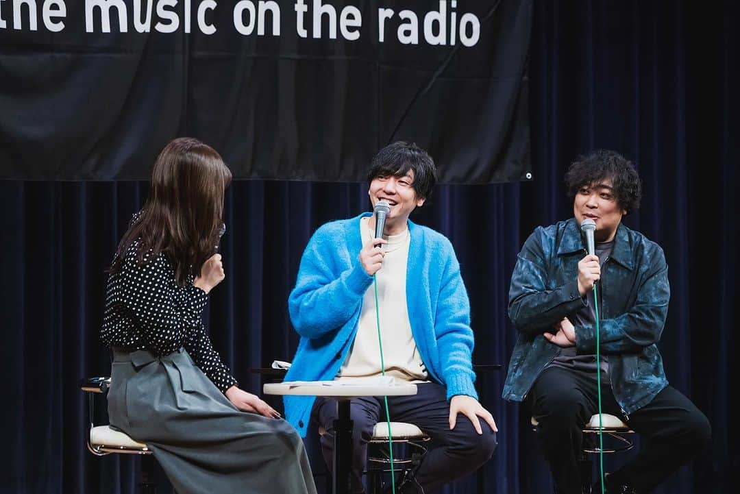 FM802さんのインスタグラム写真 - (FM802Instagram)「#FM802 ROCK KIDS 802 -Lisa Lit Friday- 松原市 Radio Fields 公開収録 でした💫  🗓️11/11(土) 📍松原市文化会館 🎙️DJ：高樹リサ(#FM802)・山村隆太(#flumpool) 🎶ゲスト：阪井一生(#flumpool)   この模様は一部、11/17(金)23:00～ #RK802 にてオンエア！お楽しみに✨  📷ハヤシマコ @hysmaco」11月11日 21時41分 - fm802_pr