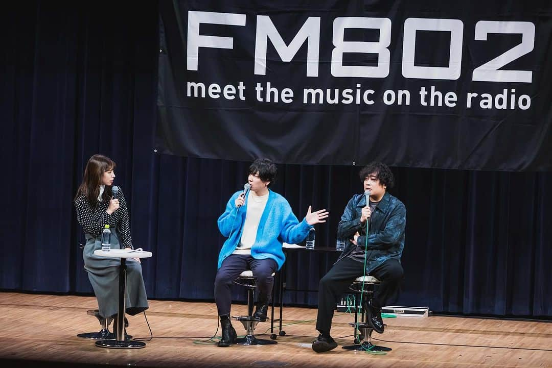 FM802さんのインスタグラム写真 - (FM802Instagram)「#FM802 ROCK KIDS 802 -Lisa Lit Friday- 松原市 Radio Fields 公開収録 でした💫  🗓️11/11(土) 📍松原市文化会館 🎙️DJ：高樹リサ(#FM802)・山村隆太(#flumpool) 🎶ゲスト：阪井一生(#flumpool)   この模様は一部、11/17(金)23:00～ #RK802 にてオンエア！お楽しみに✨  📷ハヤシマコ @hysmaco」11月11日 21時41分 - fm802_pr