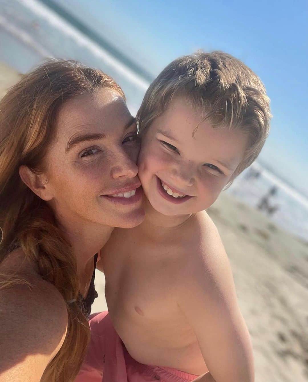 ポピー・モンゴメリーのインスタグラム：「Happy birthday to our magic, gentle, clever, kind, smiley, sunny, HILARIOUS beautiful boy! We love you SO MUCH! #thisis9 🥳🥳🥳」
