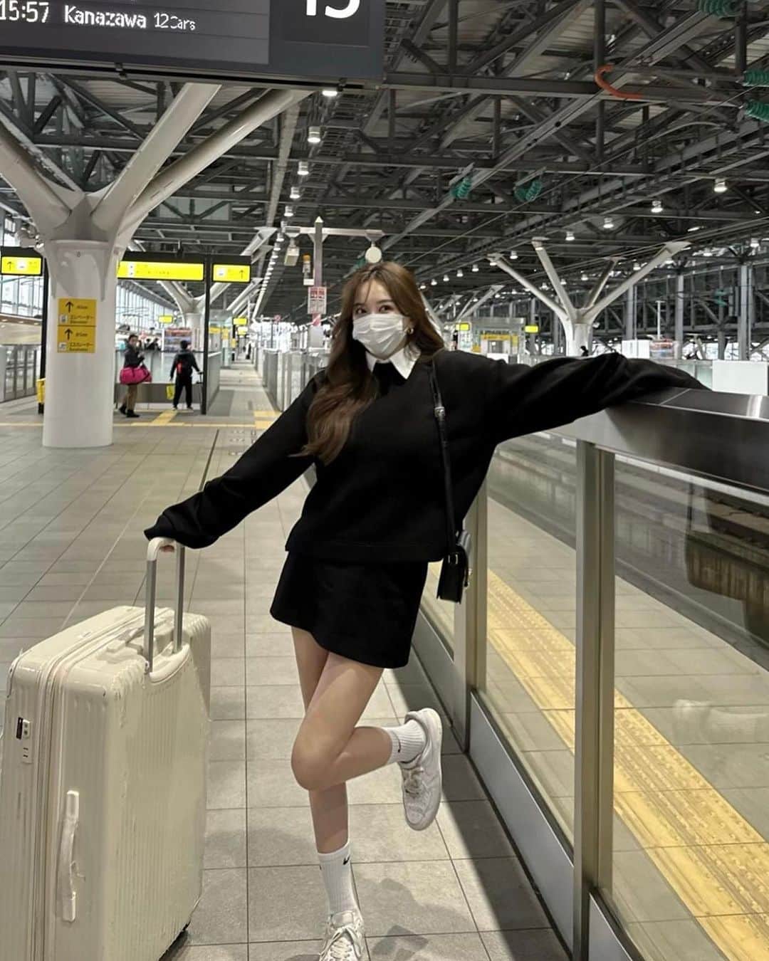白倉あやのインスタグラム：「winter outfits 10 photos☃️!! Switzerland,London,Paris,Hungary,Japan..❄️」