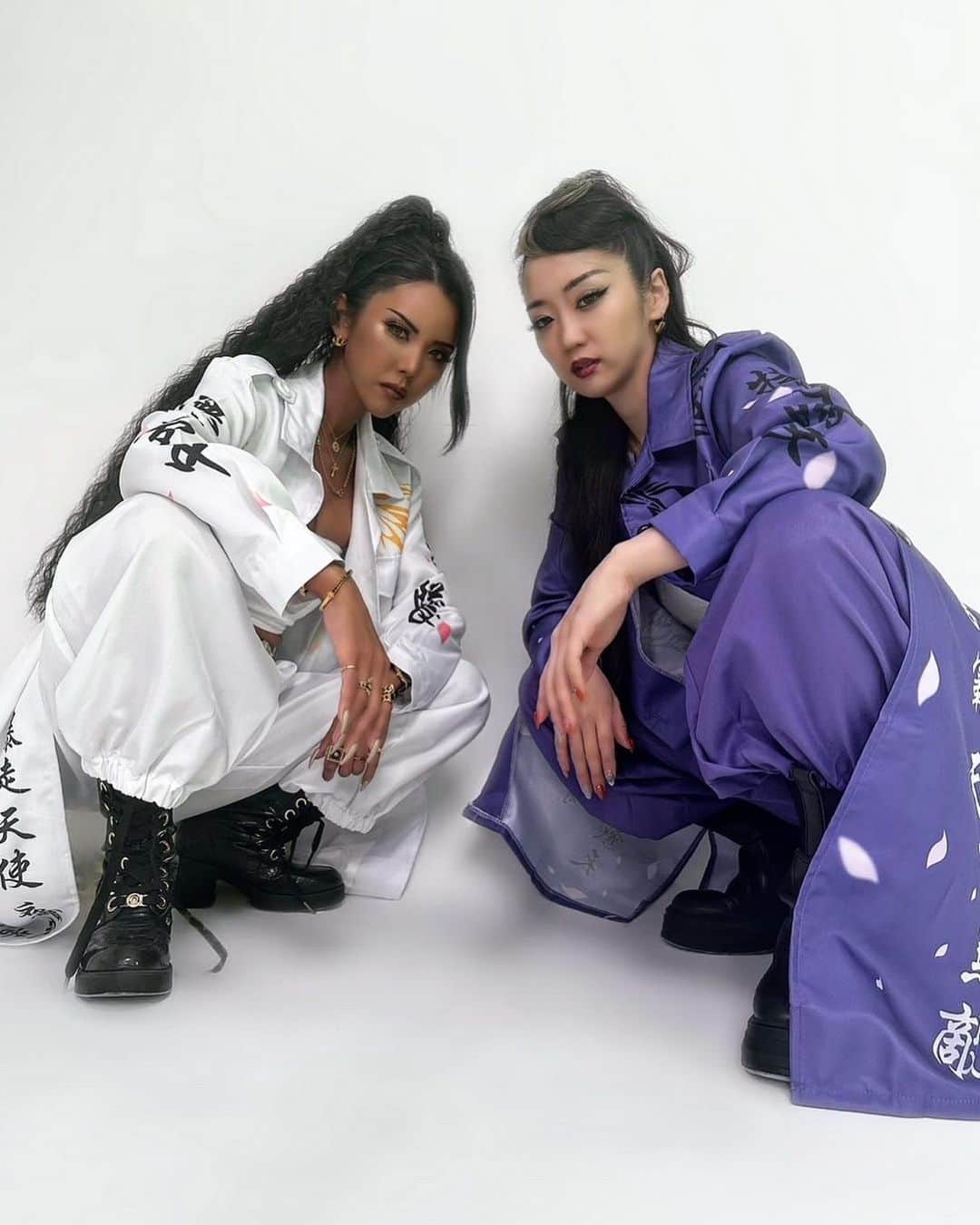のインスタグラム：「「激怒」葉山潤奈×DARIA 2人でコラボ初にしてこのパンチしかないタイトルの曲の Music Video撮影してきました🖤笑  仕上がりが楽しみっ！！」