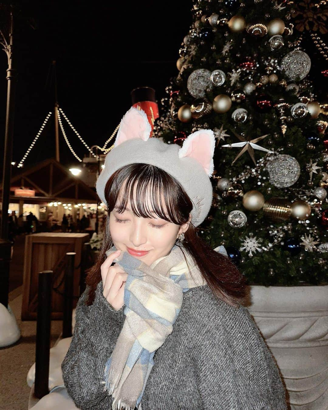 田島芽瑠さんのインスタグラム写真 - (田島芽瑠Instagram)「クリスマスツリー🎄✨  復活嬉しすぎた🥺点灯はまだだったけど、今はまたキラキラしてるんだろうな〜！見たい✨  もうイルミネーションが始まるね〜！ まだ紅葉見れてないけど😂秋どこー！」11月11日 22時15分 - meru_chan_official