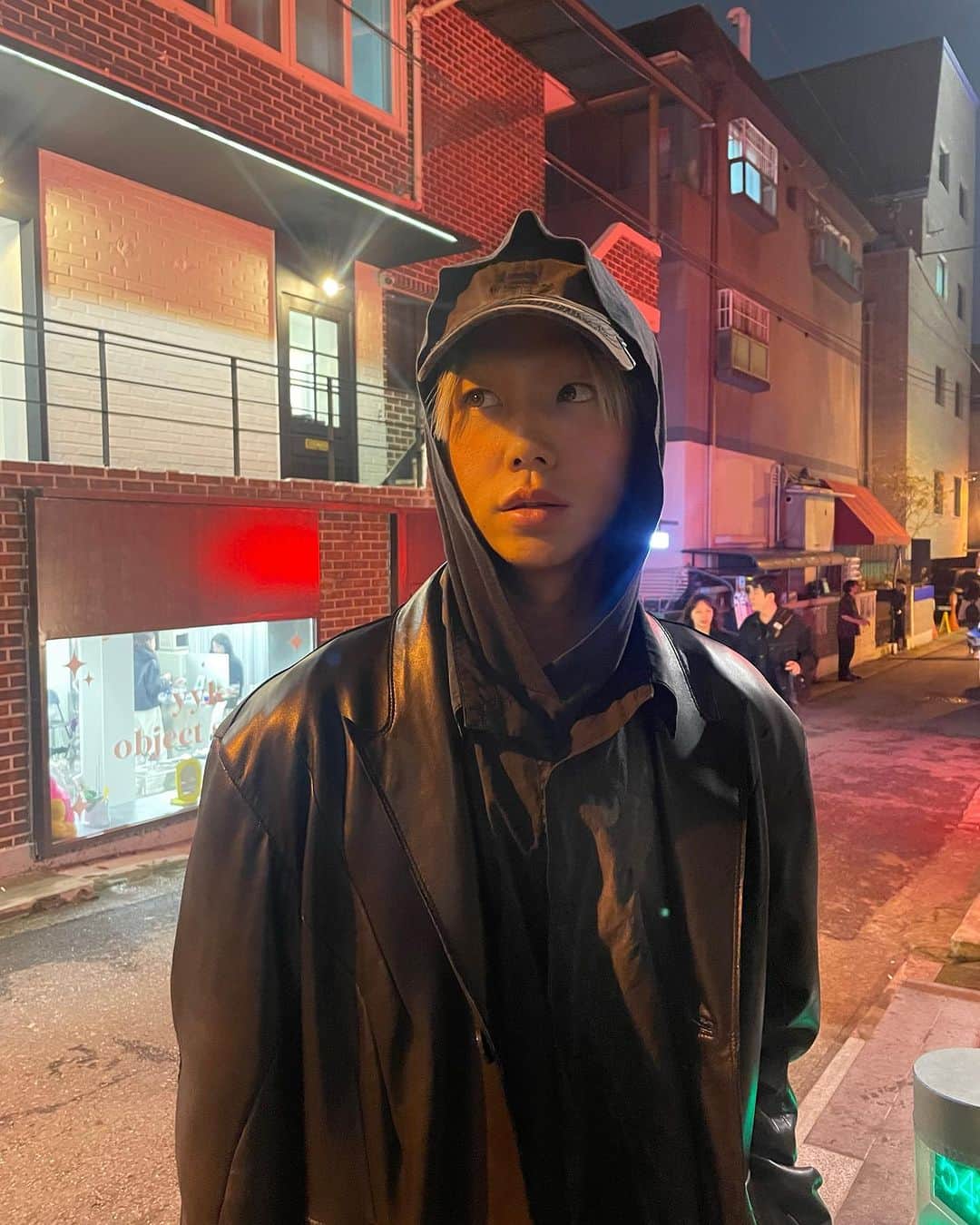 Junyoungさんのインスタグラム写真 - (JunyoungInstagram)「. 좋아하는 겨울 룩 🖤」11月11日 22時10分 - yanggeng88